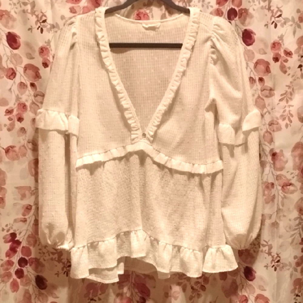 Elegant White Ruffled Women's Top